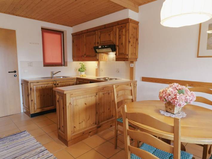 Ferienwohnung für 2 Personen, mit Seeblick und Balkon in Treffen am Ossiacher See - 2