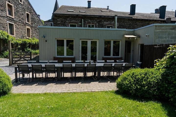 Vakantiehuis voor 32 personen, met tuin, met huisdier in Vresse-sur-Semois