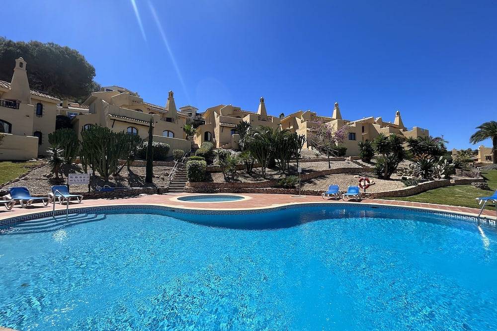 Holiday Rental for 8 People in La Manga Club, Atamaría