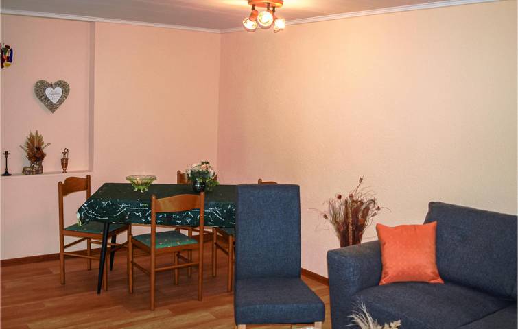 Lakeside Terrace Apartment with Parking and River Views in Löcknitz, Vorpommern Greifswald