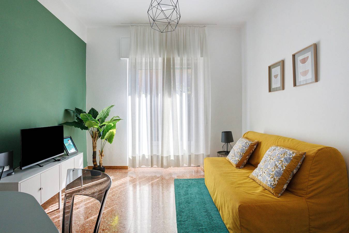 Entire apartment, Apartment 'Ca' Montello' with Private Terrace, Balcony and Wi-Fi in La Spezia (City), La Spezia