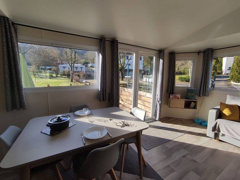Camping Le Chanet - Mobilhome 4 personas - Mobil home de prestigio Emotion 2 habitaciones in Ornans, Jura Francais