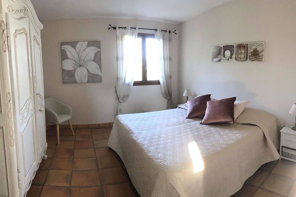 Villa mit Pool in der Nähe von Cannes in Mougins, Mittelmeerküste (Frankreich)
