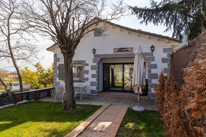 Casa rural para 8 personas, con Balcón y Jardín en Becerril de la Sierra