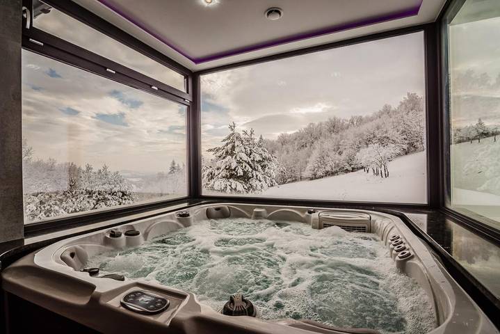 Dom wakacyjny dla 16 osób, z Jacuzzi i Taras oraz Ogród i Basen w Laskowa - Kamionna