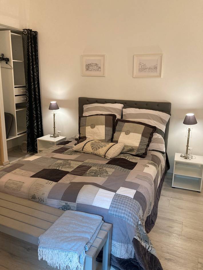 Location de vacances pour 2 personnes, avec sauna et jardin, animaux acceptés dans le Luberon