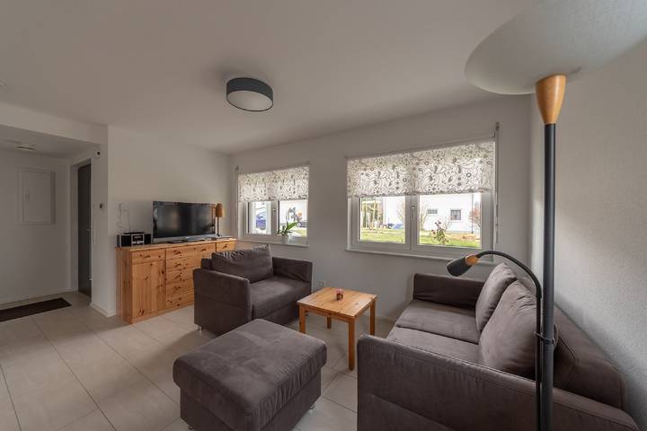 Entire apartment, Apartment 'Gluiber' with Mountain View, Private Terrace and Wi-Fi in Beuren, Albsteig Stage 9
