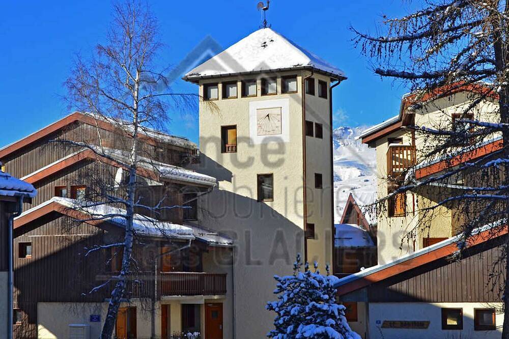 Apartamento entero, Estudio renovado con balcón, cerca de pistas y comercios, aparcamiento gratuito, sin mascotas in La Plagne, Bellentre