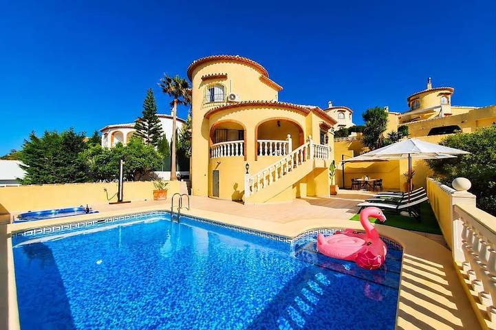 Ferienhaus für 6 Personen, mit Garten und Whirlpool