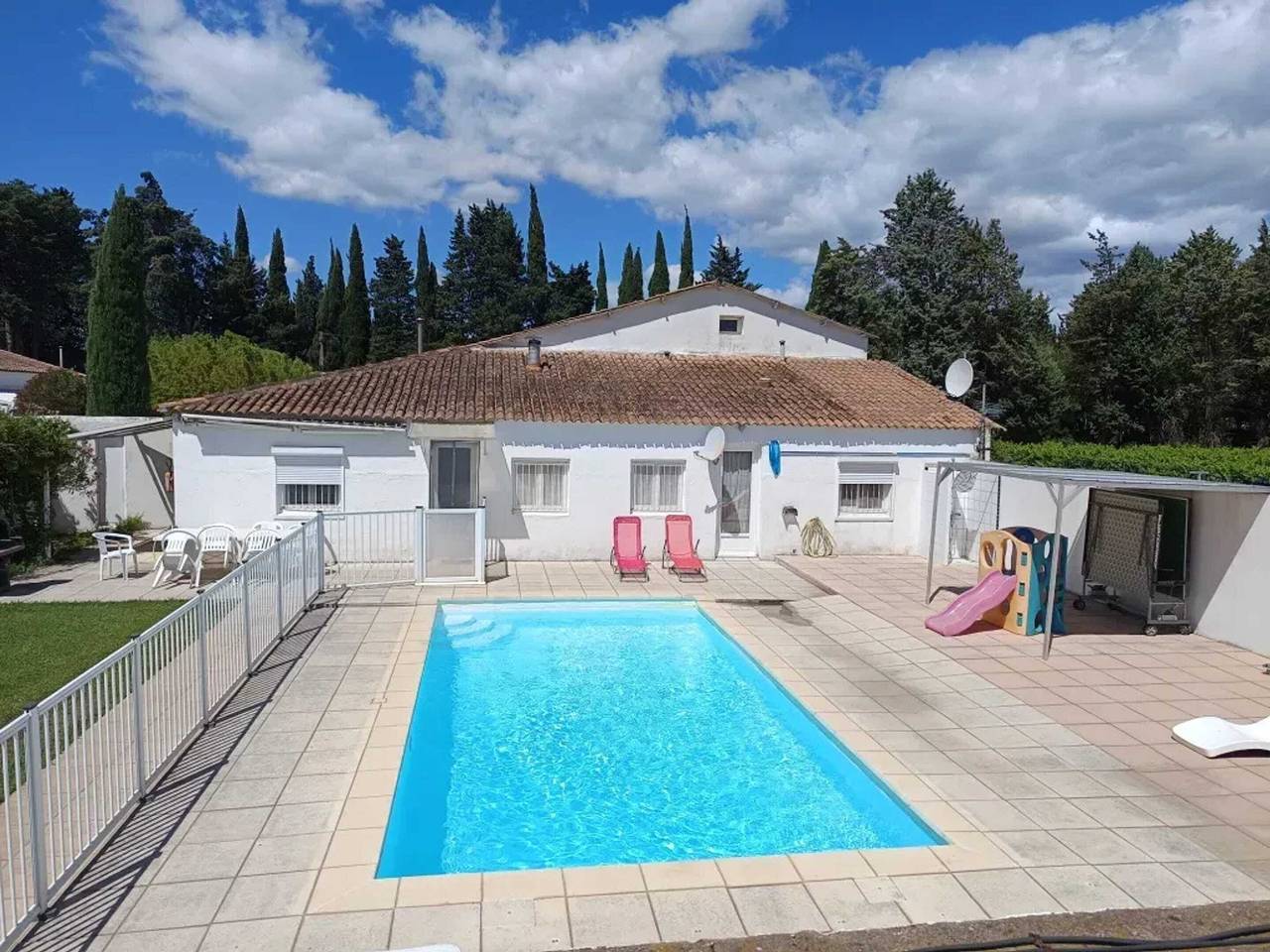 Villa charmante à Meynes avec piscine privée in Meynes, Région de Nîmes