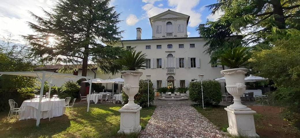 Hôtel pour 2 personnes, avec jardin, animaux acceptés à Vivaro