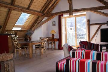 Gîte pour 8 personnes, avec balcon dans Office De Tourisme De Serre Chevalier - Bureau Du Monetier Les Bains