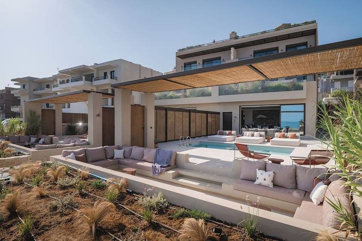 Espera luxe strandresidentie, privézwembad en wandelen naar alle voorzieningen! in Rethymno (City), Rethymno en omgeving