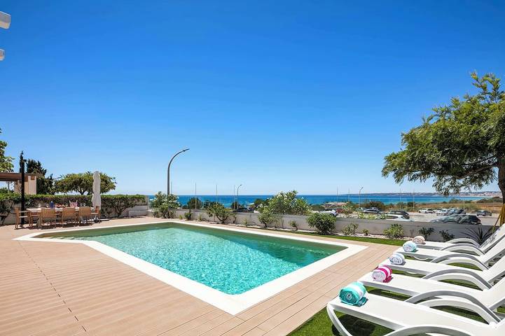 Villa für 10 Personen, mit Balkon und Pool sowie Garten - 1