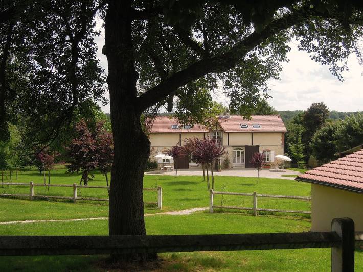 Gîte pour 14 personnes, avec piscine