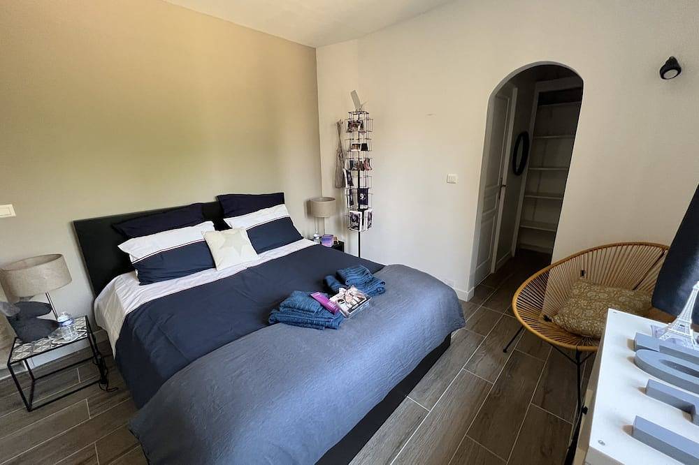 Villa de 300 m² au coeur du Luberon au calme sans vis à vis, 5 chambres in Maubec, Parc naturel régional du Luberon