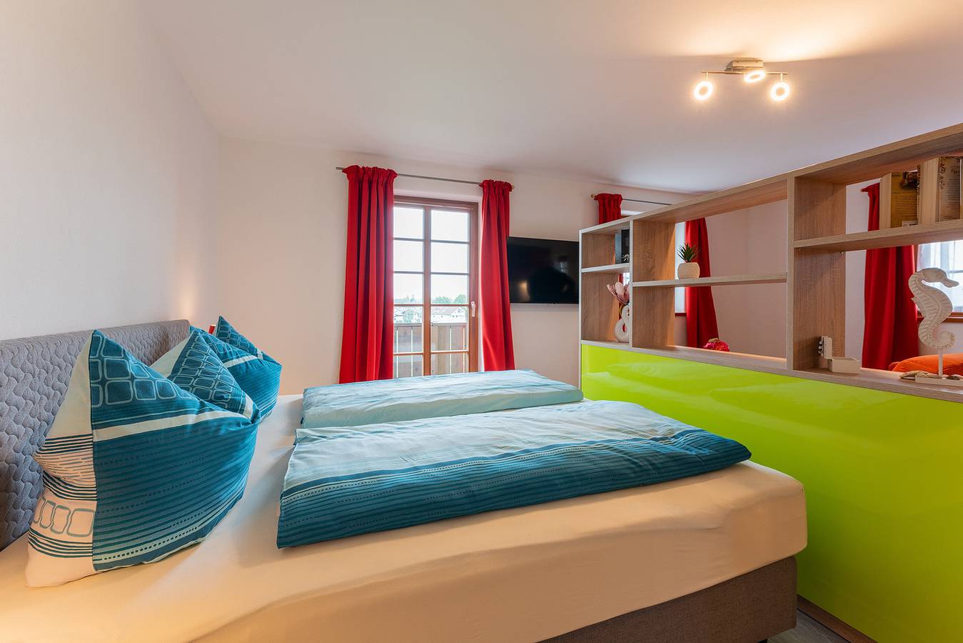 Ganze Ferienwohnung, Jakobos Tapasbar - Ferienwohnung "Jakobo" 44qm, Balkon in Eggstätt, Chiemsee