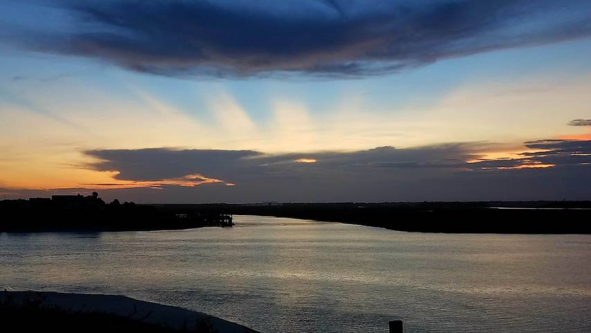 Vacation apartment for 4 people, with yard and balcony as well as pool in South Carolina