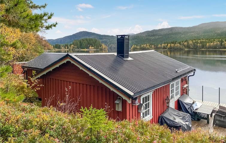 Feriehus for 6 personer, med Terrasse og Hage i tillegg til Innsjøutsikt i Trøndelag