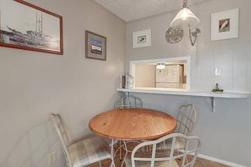 Vacation Apartment for 4 Guests in Port Aransas, Texas Gulf Coast, Picture 2