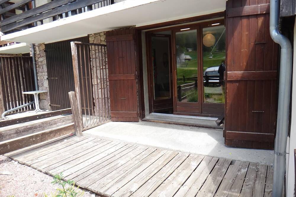 Appartement entier, Risoul 1850 Appart 6 pers max, exceptional location on the slopes in Station de Risoul, Risoul