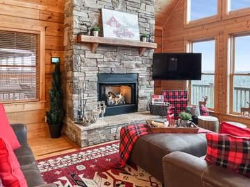 Log Cabin for 10 Guests in Blue Ridge Mountains, North Carolina, Picture 2