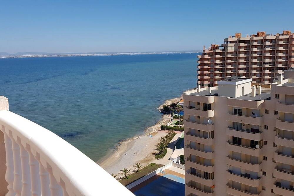 Entire apartment, 2 bedrooms on the top floor + 90m2 of private solarium in Mar Menor, Costa Cálida