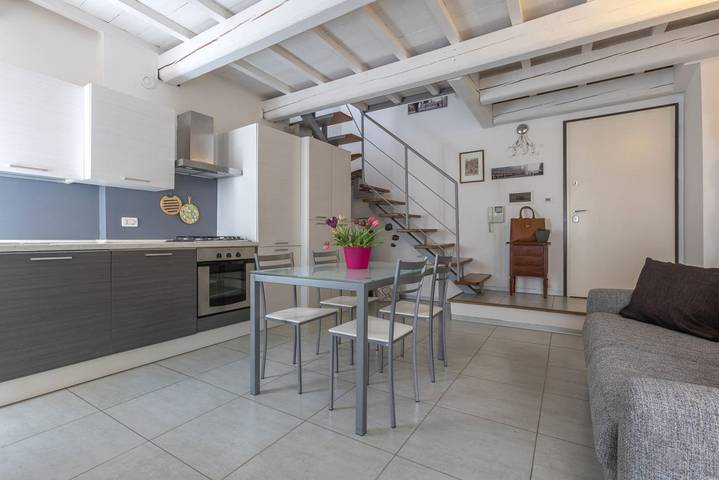Apartamento entero, GuestHost - Ferrara Center Bi-Level Beauty Apartment in Ferrara, Provincia de Ferrara