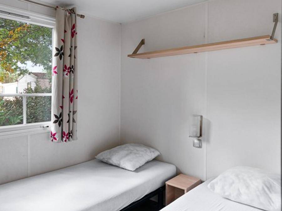 Camping Neptuno - Mobilhome 6 personas - Clásico | 3 Dormitorios | 6 Pers. | Terraza elevada | Aire acondicionado. in Pals, Costa Brava