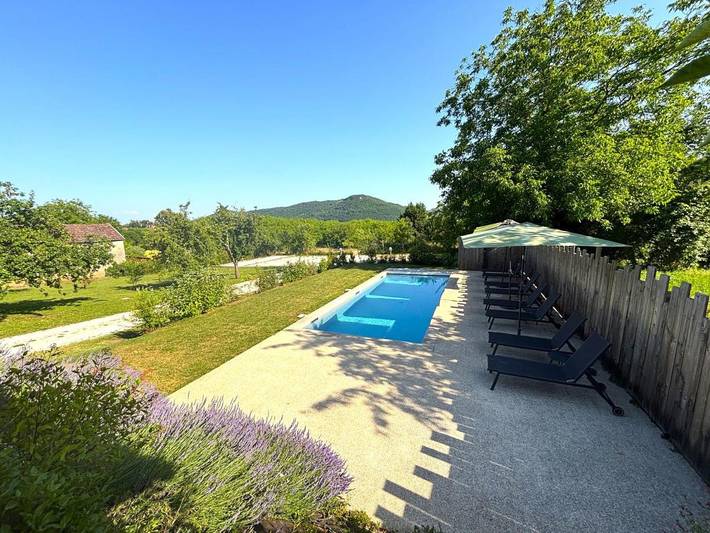 Location de vacances pour 17 personnes, avec jardin ainsi que vue et piscine, animaux acceptés à Saint-Vincent-de-Cosse - 2