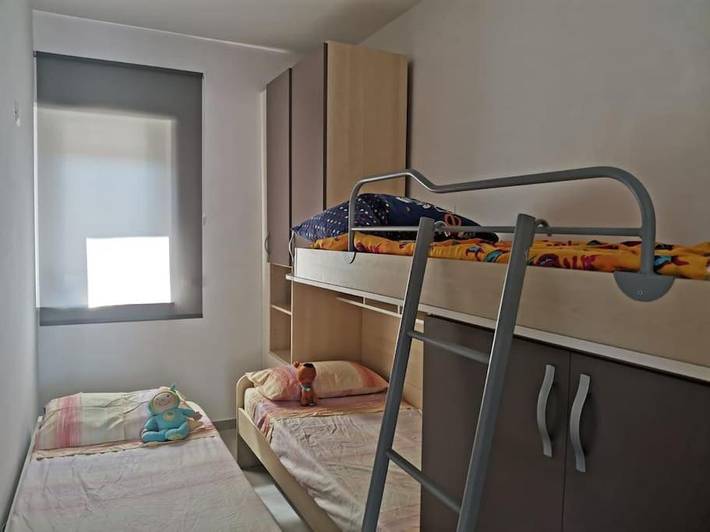 Gîte pour 6 personnes, avec terrasse ainsi que vue et piscine à Zambrone - 2