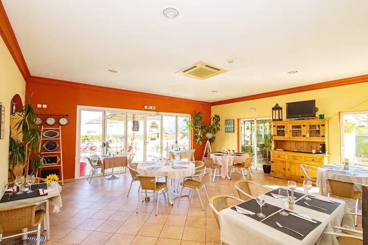 Ferienwohnung für 7 Personen, mit Balkon und Garten sowie Pool in Portimão - 4