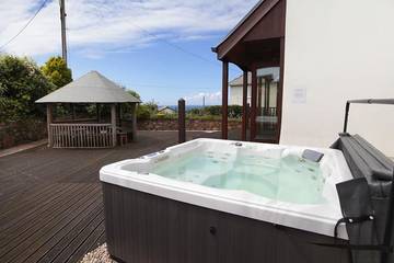 Glamping for 8 People in Swansea region, Photo 1