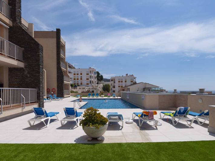 Ferienwohnung für 6 Personen, mit Pool und Terrasse, kinderfreundlich in Roses