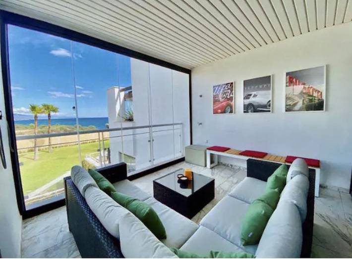 Apartamento para 6 personas, con vistas al mar además de jardín y piscina, Familias con niños en Casares