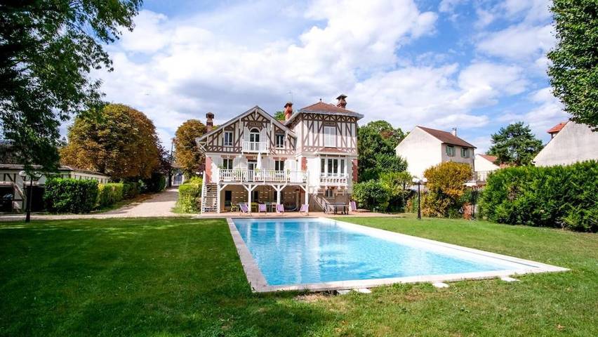 Location de vacances pour 8 personnes, avec jardin et piscine ainsi que terrasse et vue à Yerres - 3