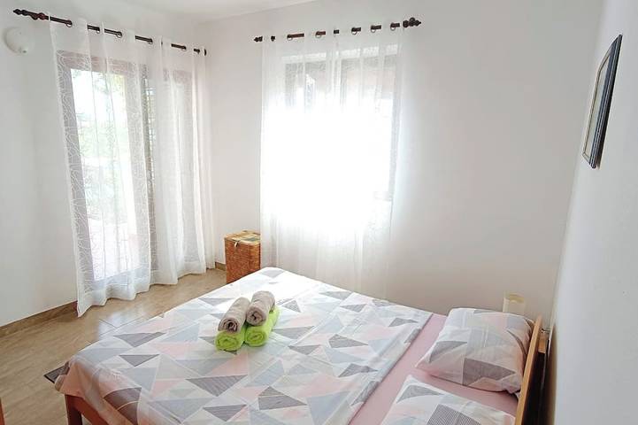 Haus mit Meerblick auf kroatische Insel ideal für Familien und große Gruppen in Necujam, Solta