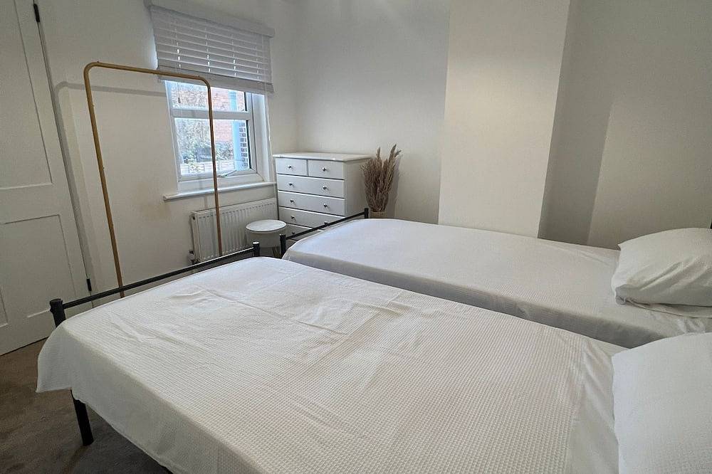 Central Home | Sleeps 5 | Free Nearby Parking in Colchester, Essex