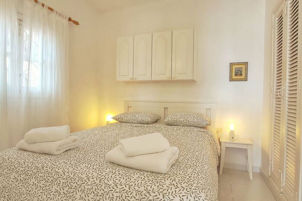 Apartamento entero, A3016 Sea view apartment for 4 people in Cala Fornells in Cala Fornells, Calvià