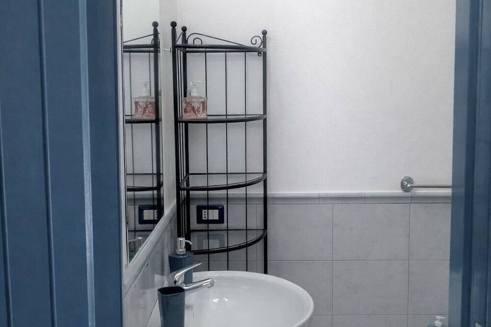 Ganze Wohnung, La Casetta di Gioia 200 m sea garden Wi-Fi fast in Porto Ottiolu, Budoni