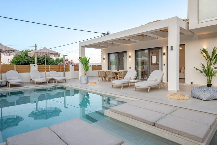 Villa voor 4 personen, with zwembad and uitzicht as well as tuin in Kalamaki