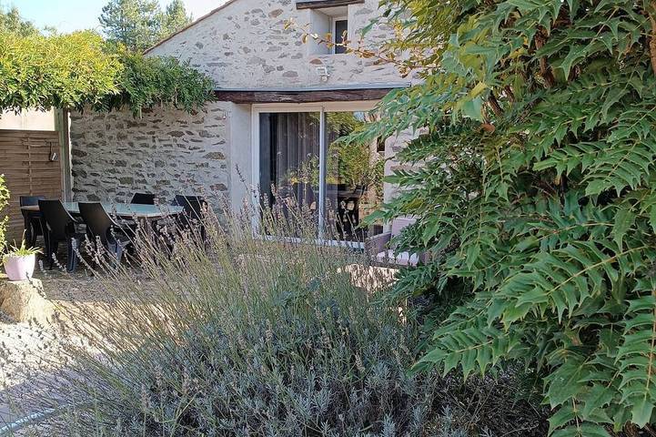 Gîte pour 6 personnes, avec jacuzzi et terrasse