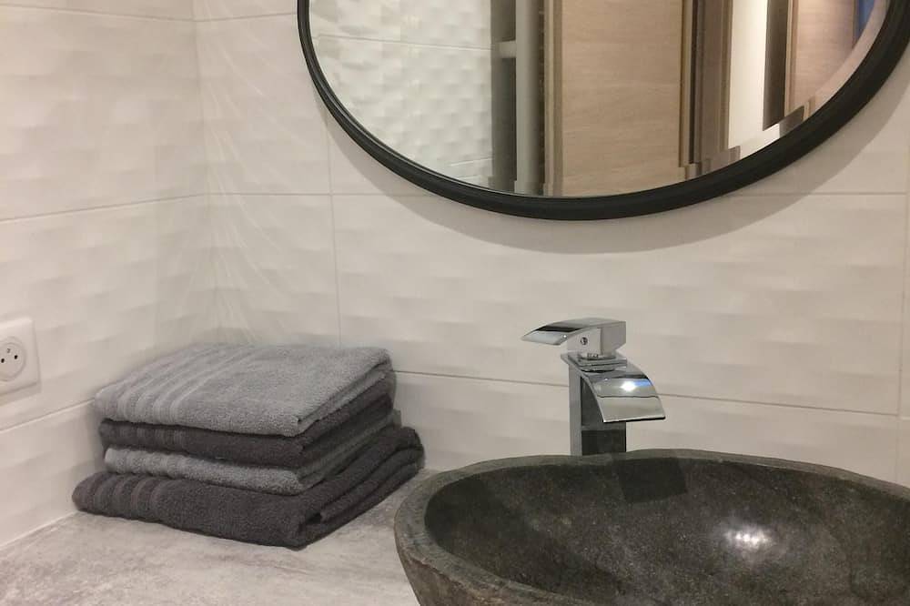 High quality 4 * gîte with pool, sea, air conditioning, internet, scrub. in Pianottoli-Caldarello, Arrondissement de Sartène