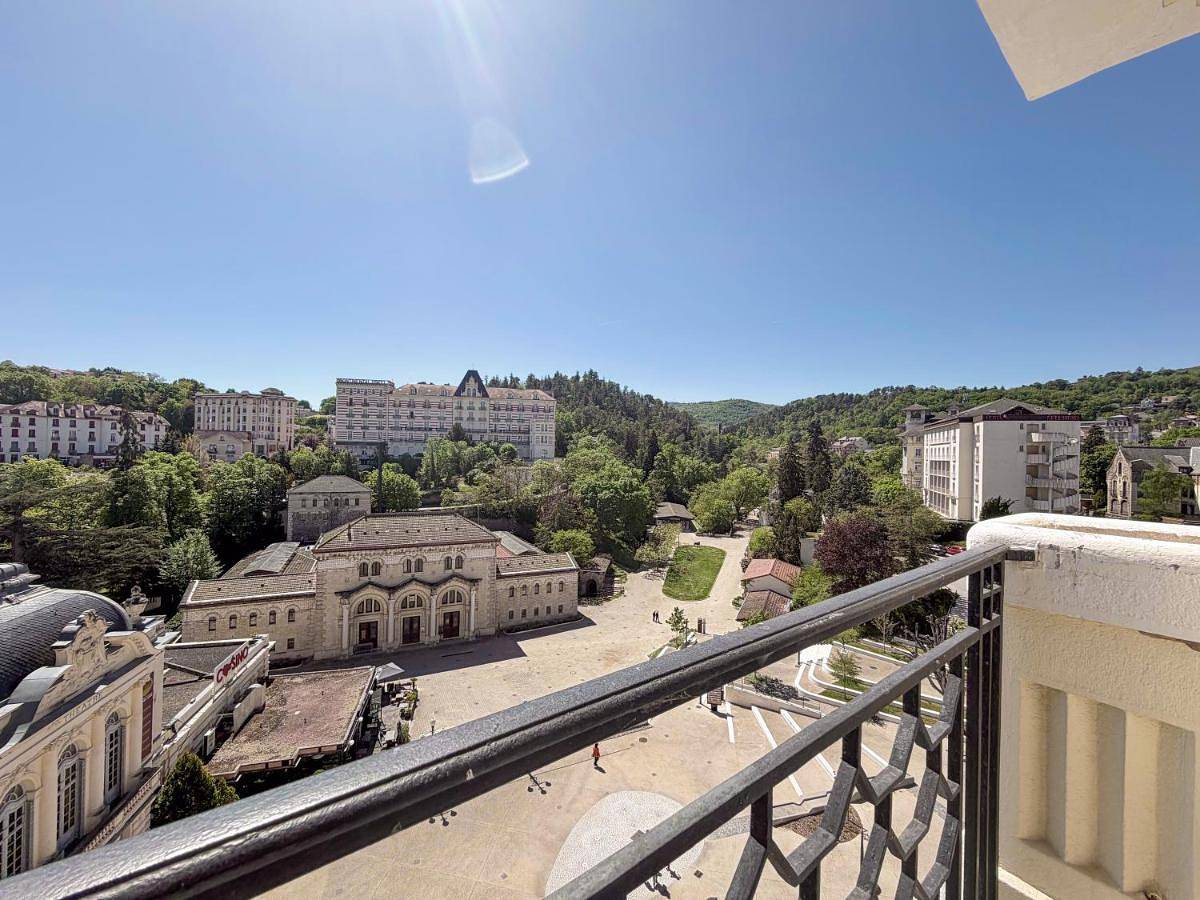 Appartement entier, Studio duplex au centre de Châtel-Guyon in Châtel-Guyon, Parc naturel régional des Volcans d'Auvergne