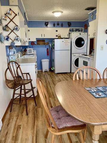 Vacation Home for 7 Guests in Roads End, Devils Lake (OR), Picture 1