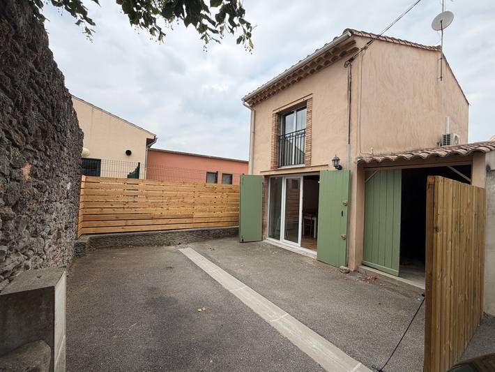 Amagat House for 4 – Private Terrace, Wi-Fi, Air Conditioning, Near Carcassonne in Preixan, Carcassonne region