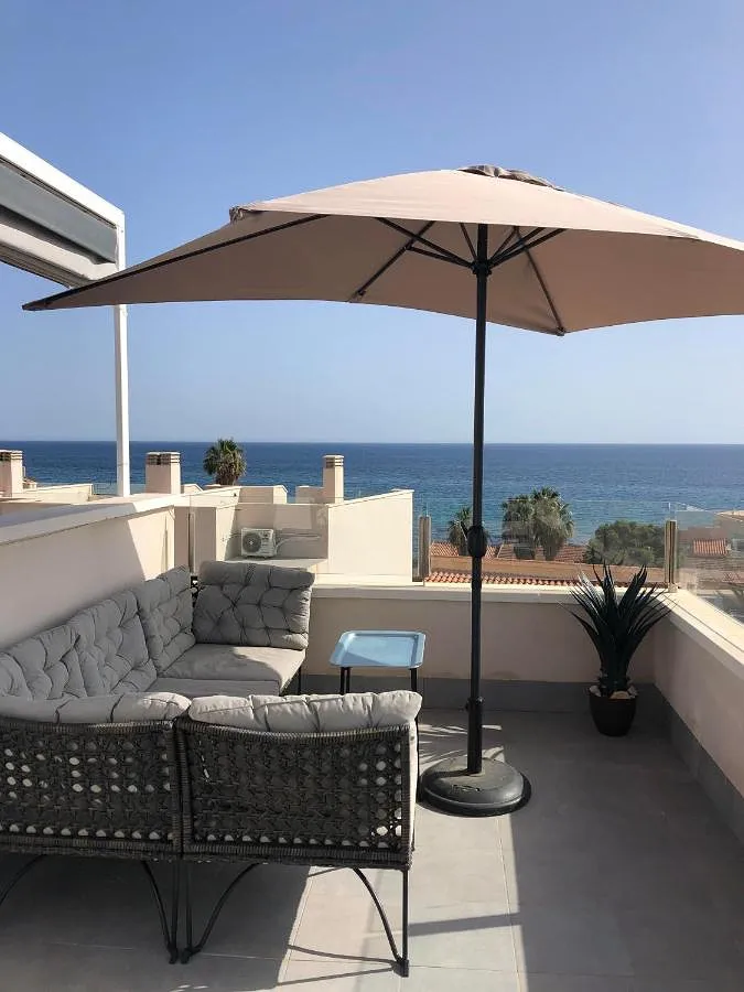 Villa pour 10 personnes, avec piscine ainsi que balcon et vue - 1