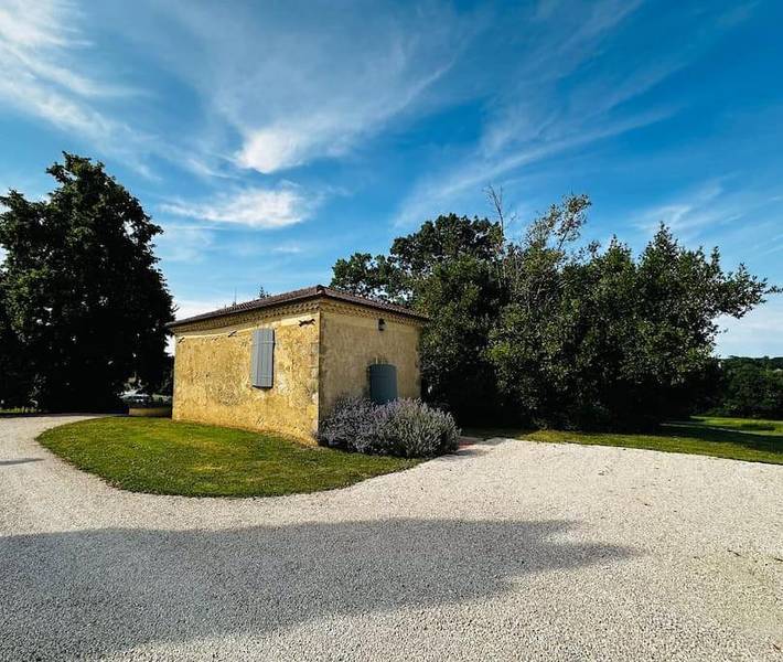 Gîte pour 4 personnes, avec jardin et piscine à Montaut-les-Créneaux