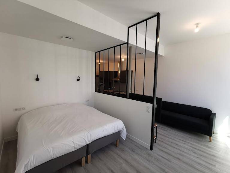 Appartement entier, One-Bedroom Apartment in Montceau-les-Mines, Région de Chalon-sur-Saône