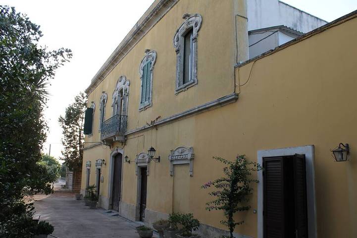 Ferienhaus für 9 Personen, mit Balkon in Aradeo
